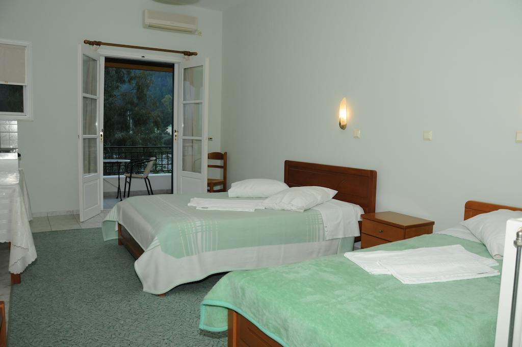 Costa-Rini Hotel Леонидион Экстерьер фото