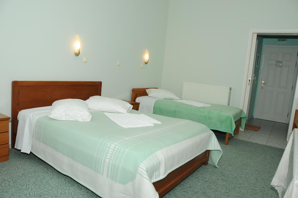 Costa-Rini Hotel Леонидион Номер фото